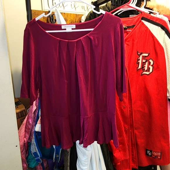 💋5/20 Liz claiborbe large top - Picture 1 of 3